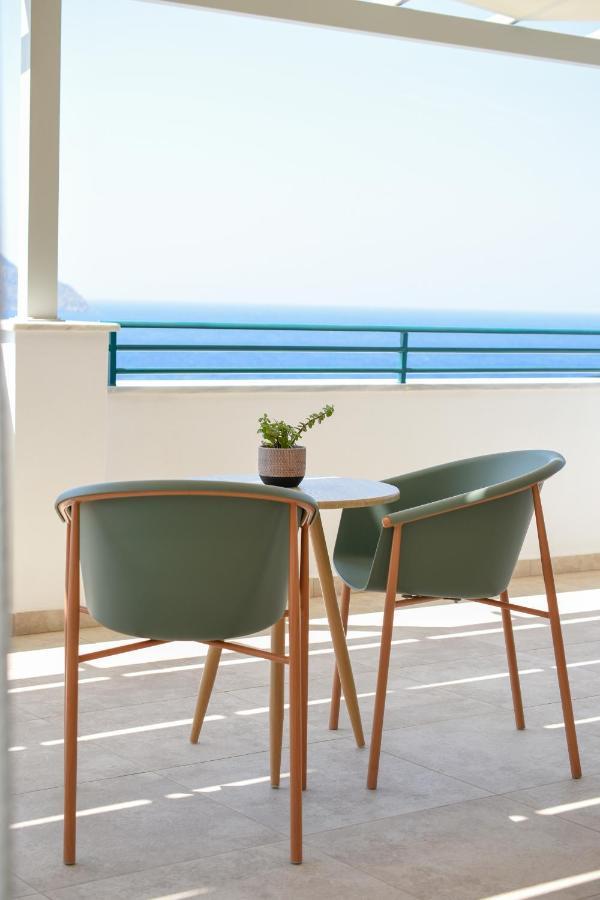 Aparthotel Elena Village & 4*
