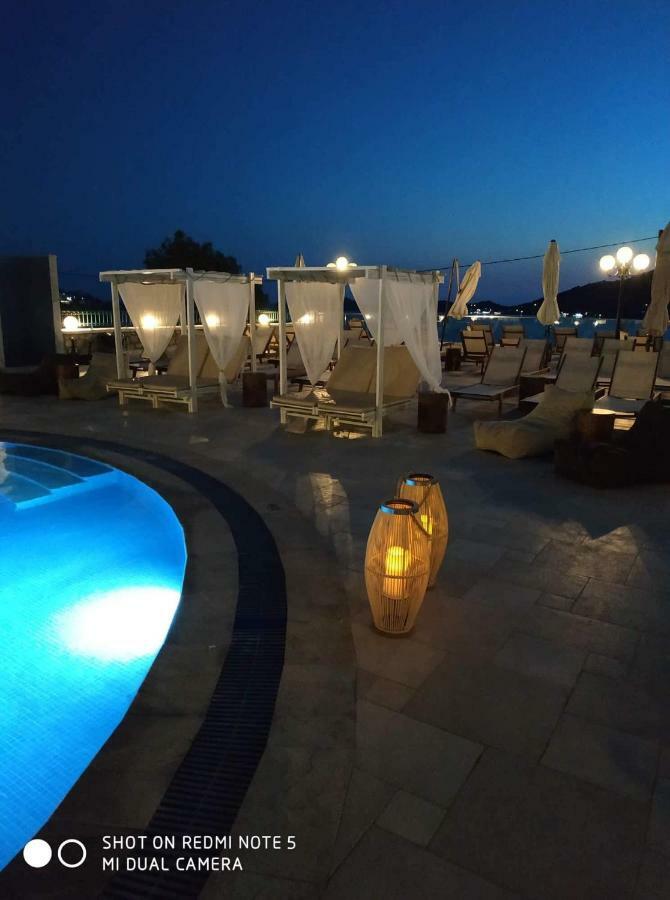 Aparthotel Elena Village & 4*